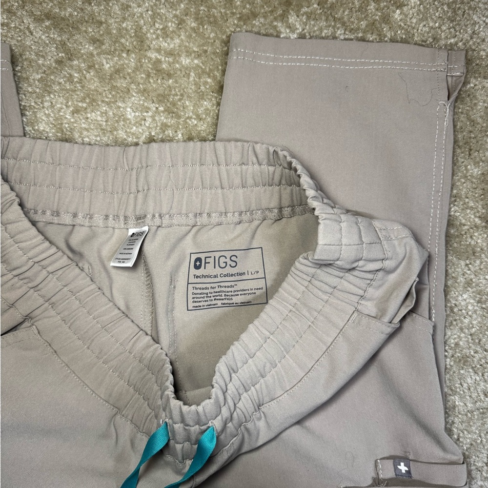 Figs Scrub Set - Picture 5 of 5